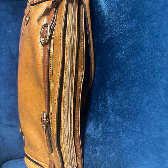 Etienne Aigner shoulder bag - Picture 3 of 6